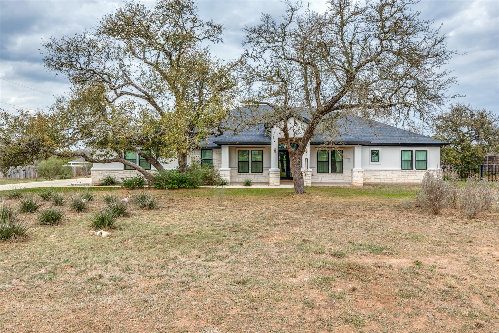 410 Woodland Oaks Trl, Buda, TX 78610