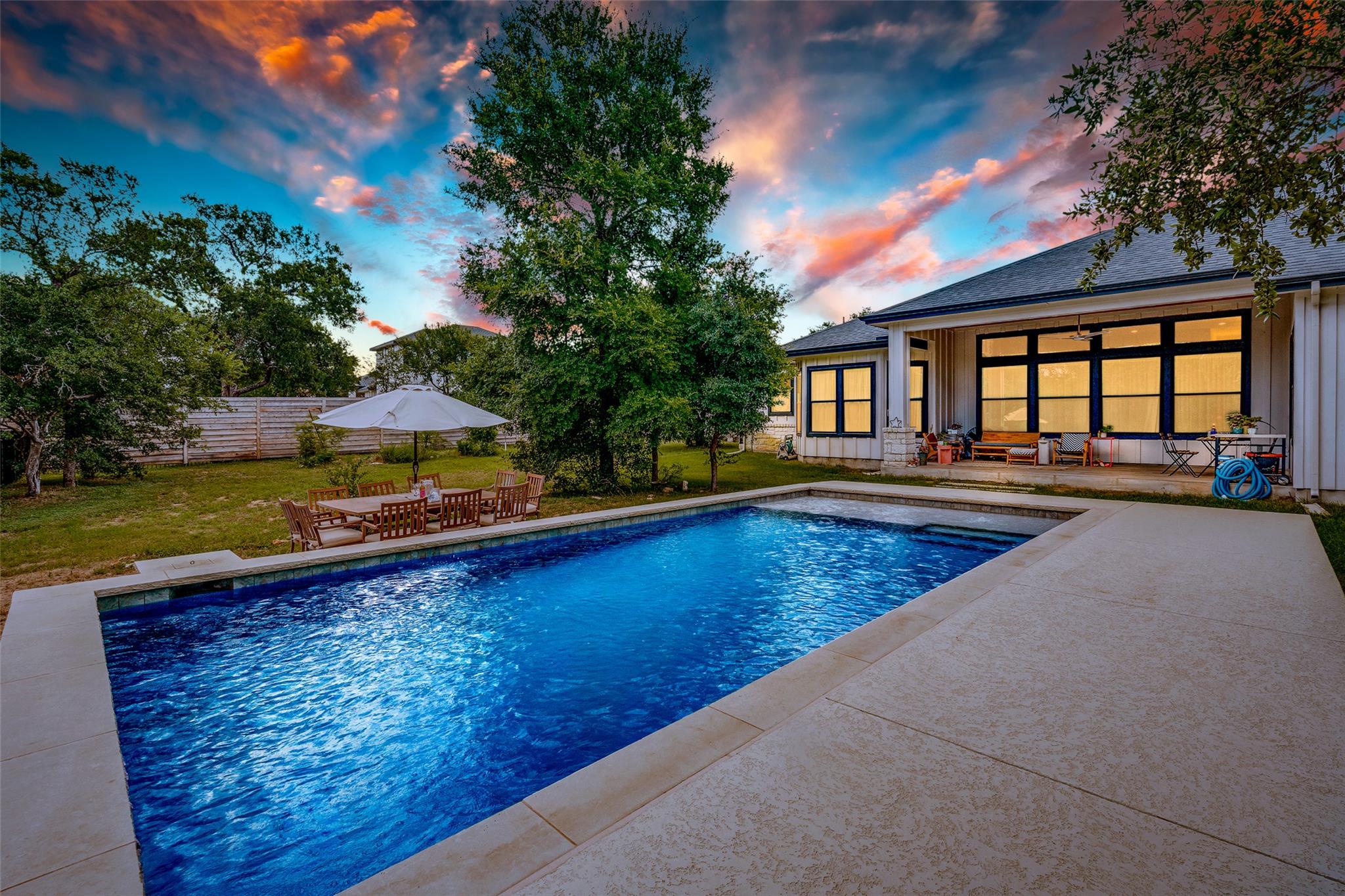 410 Woodland Oaks Trl, Buda, TX 78610