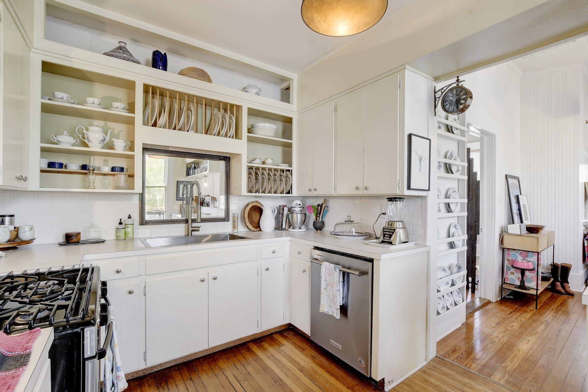 221 N Johnson Ave, San Marcos, TX 78666