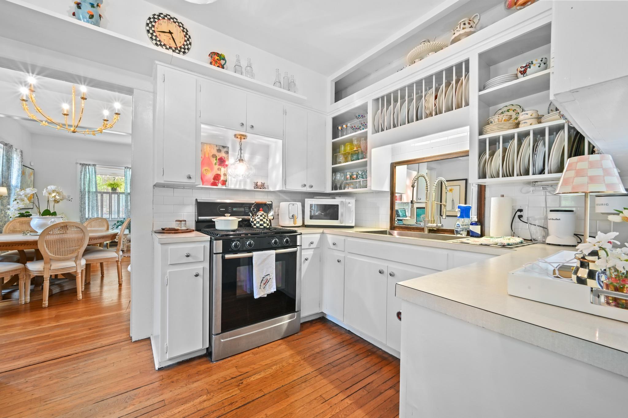 221 N Johnson Ave, San Marcos, TX 78666