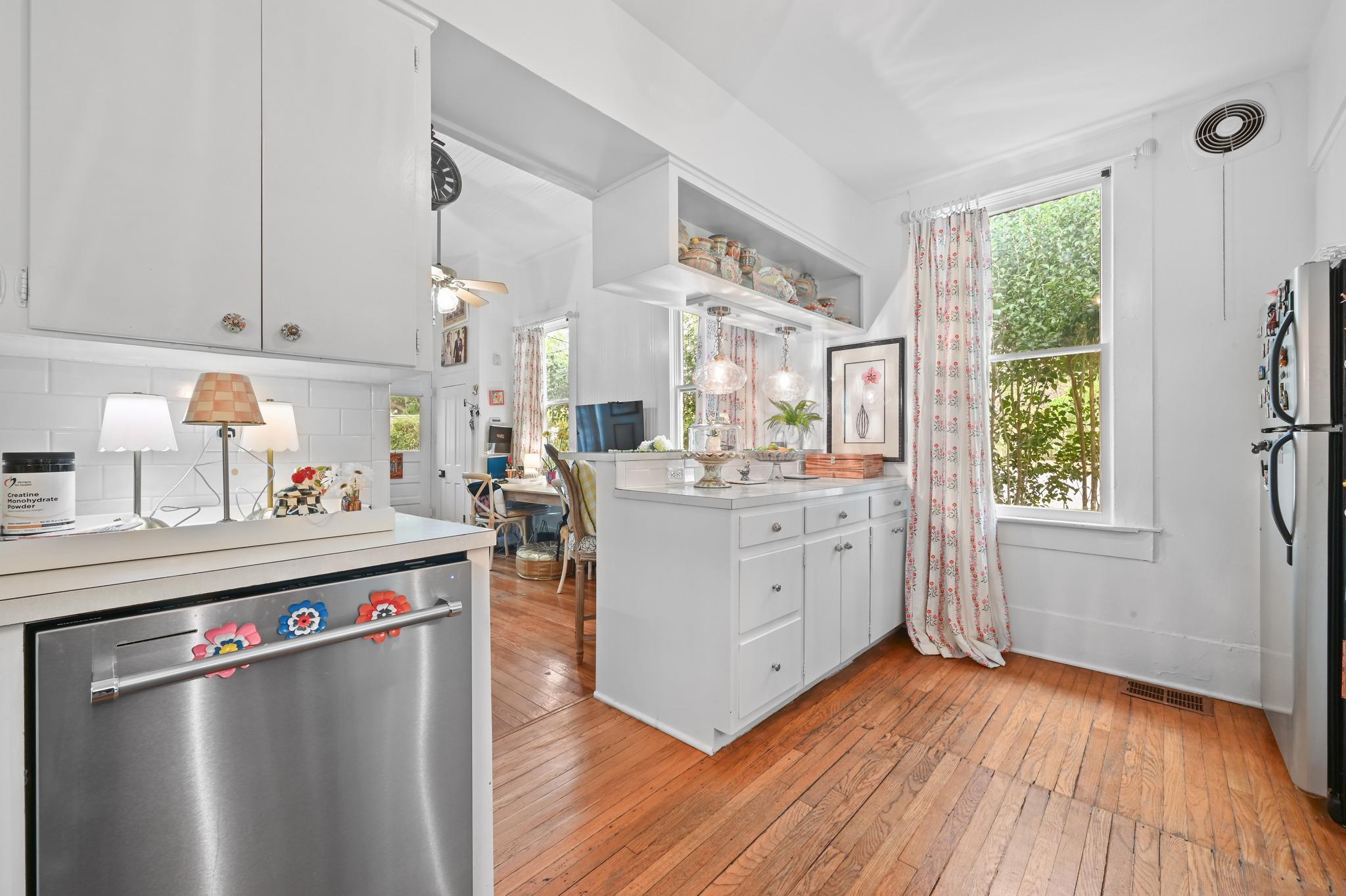 221 N Johnson Ave, San Marcos, TX 78666