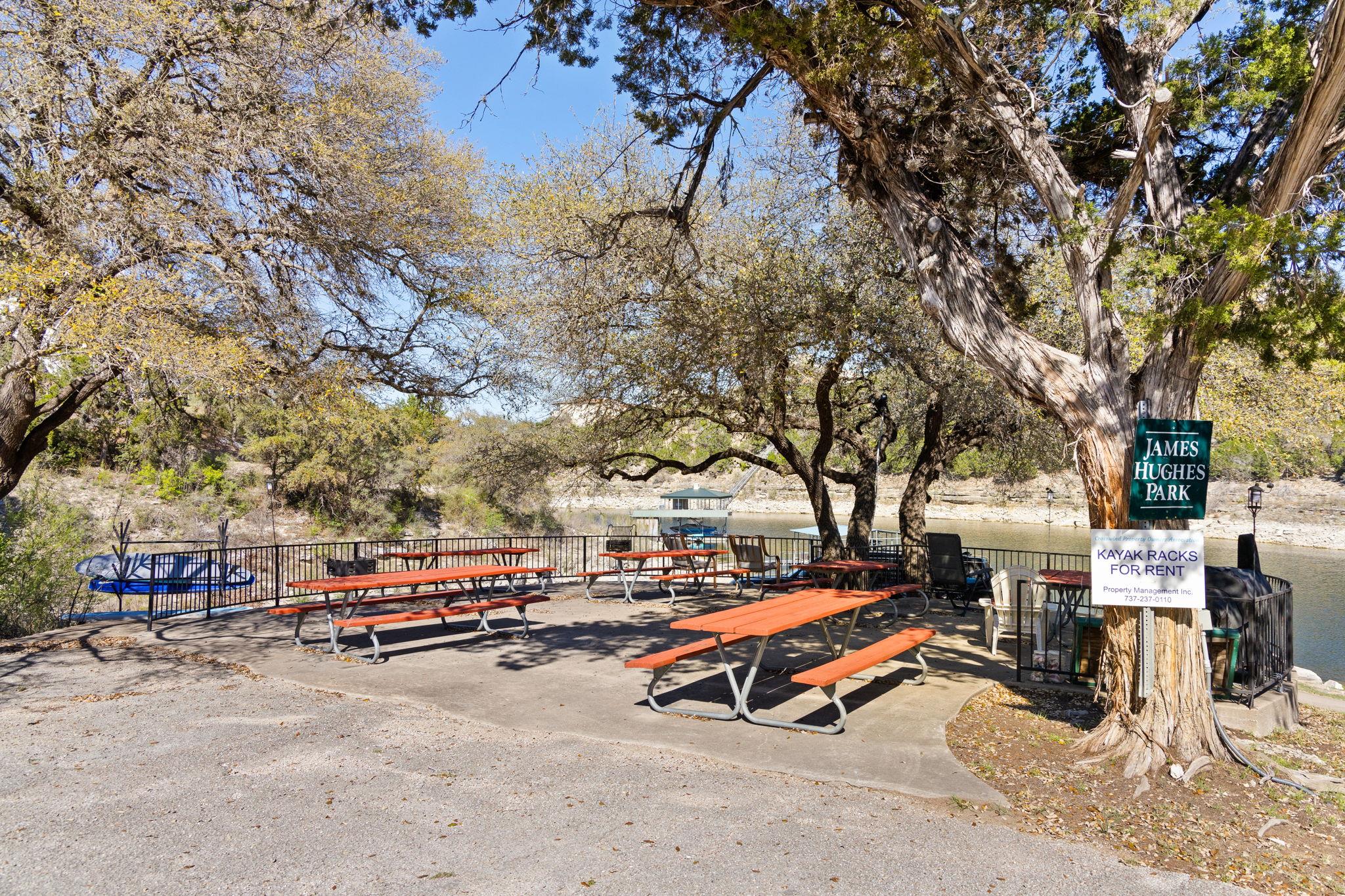 2706 Tradewind Dr, Spicewood, TX 78669