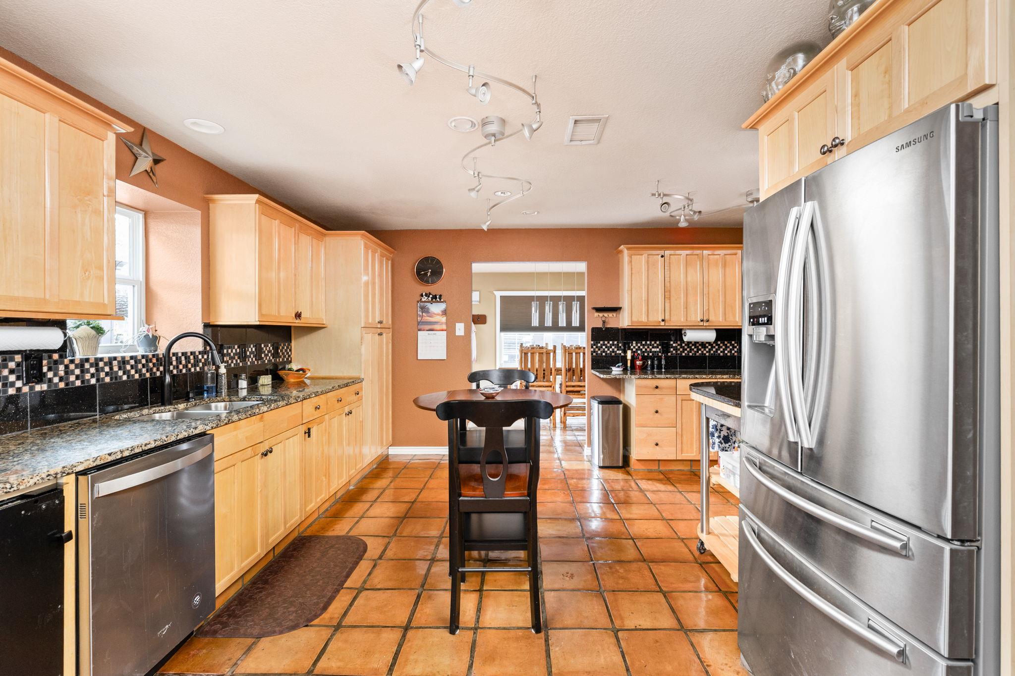 2706 Tradewind Dr, Spicewood, TX 78669