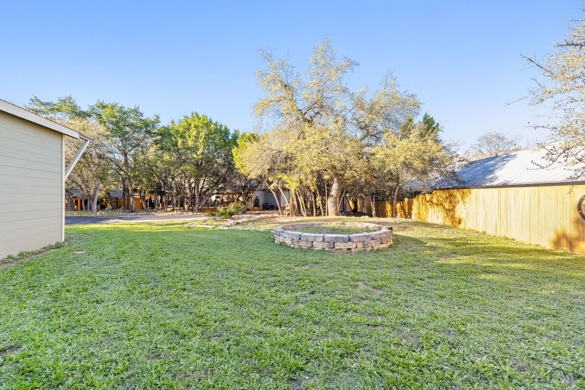 2706 Tradewind Dr, Spicewood, TX 78669