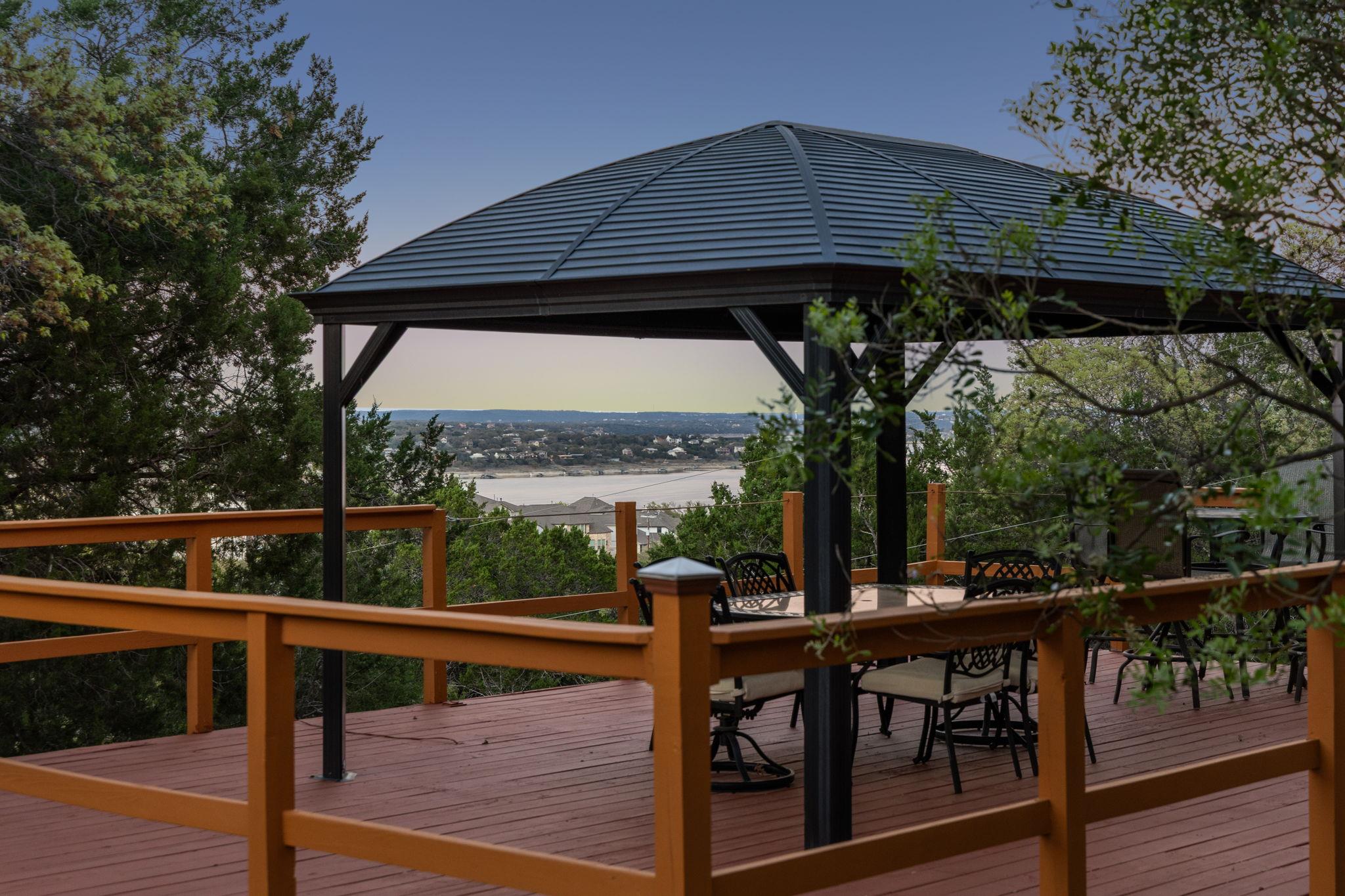 2706 Tradewind Dr, Spicewood, TX 78669