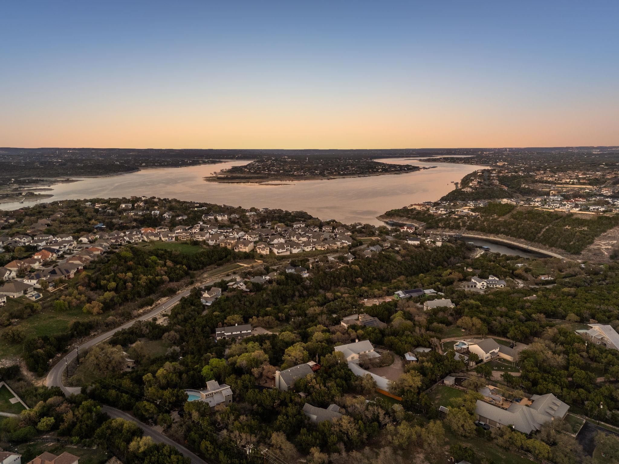 2706 Tradewind Dr, Spicewood, TX 78669