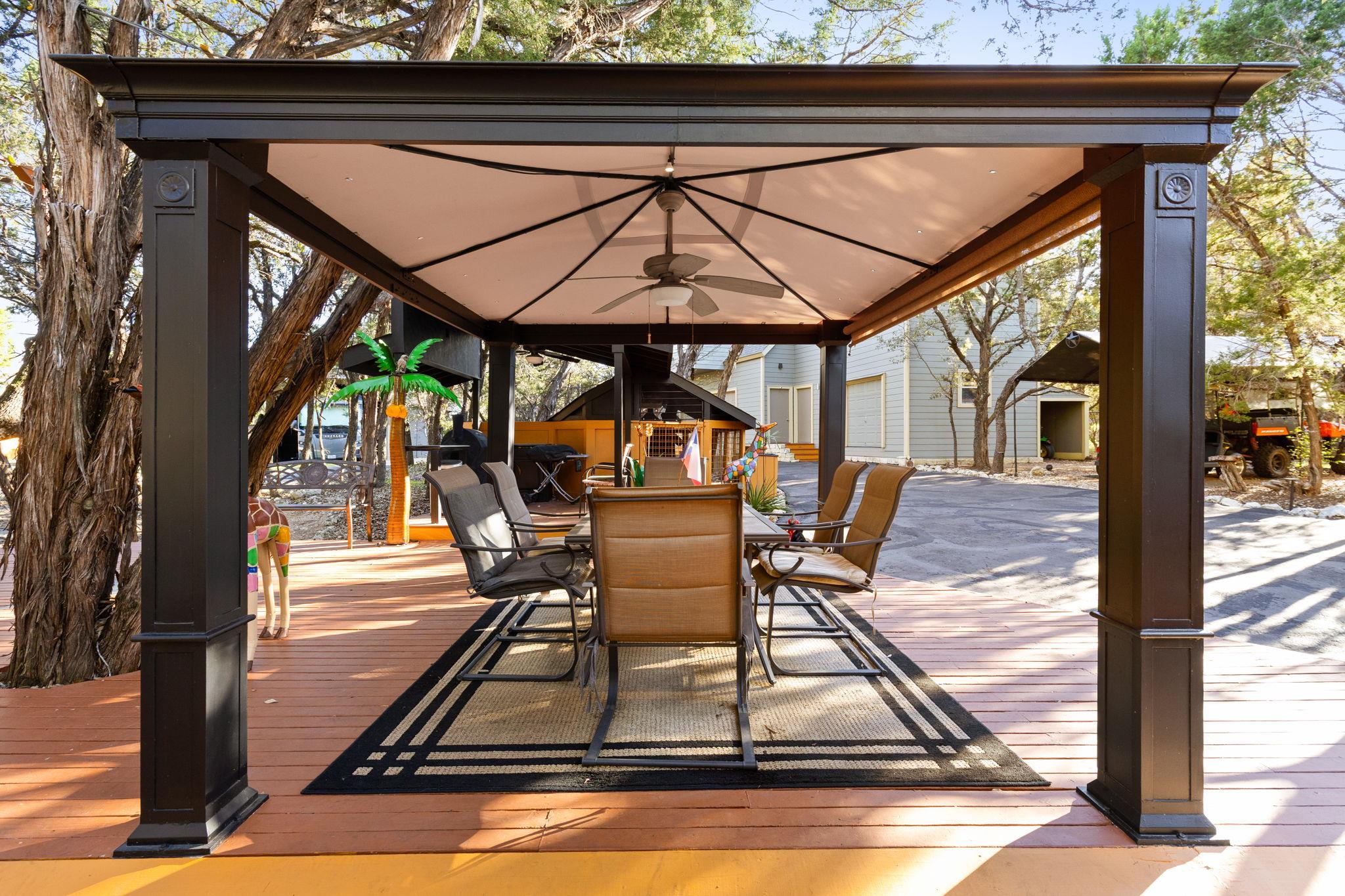 2706 Tradewind Dr, Spicewood, TX 78669