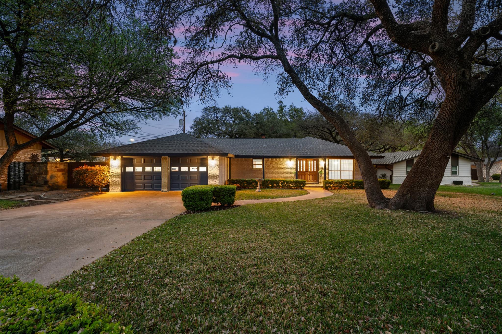 8709 Honeysuckle Trl, Austin, TX 78759