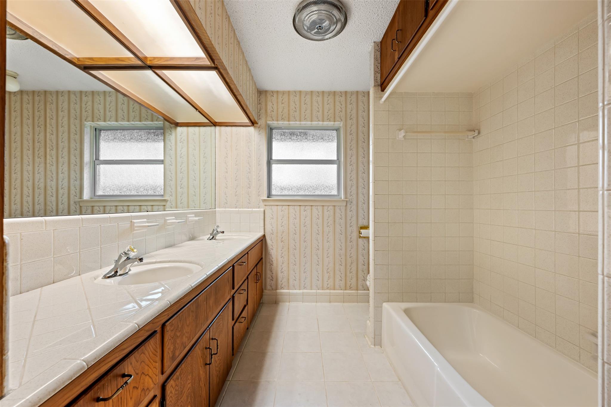 8709 Honeysuckle Trl, Austin, TX 78759