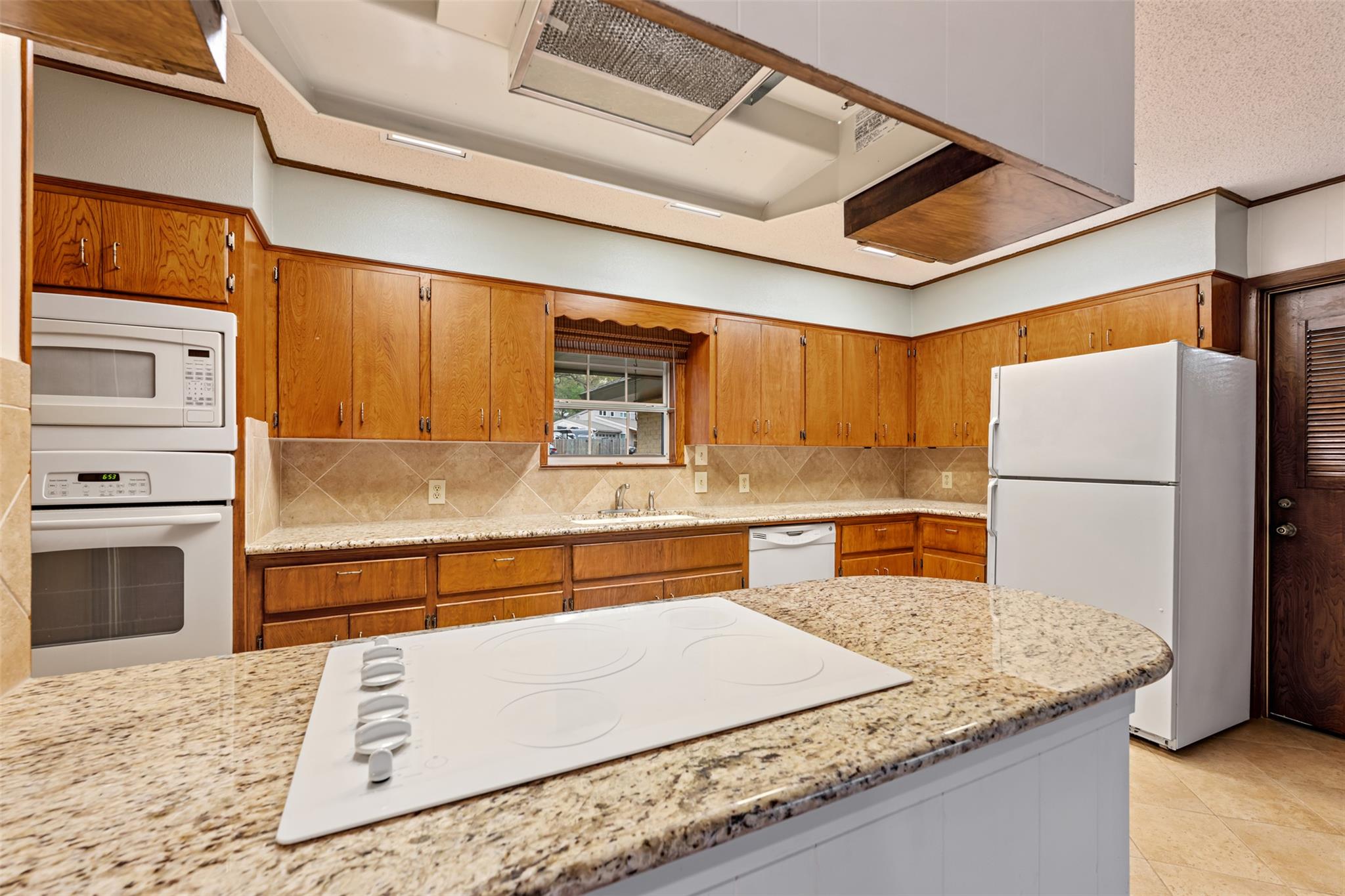 8709 Honeysuckle Trl, Austin, TX 78759