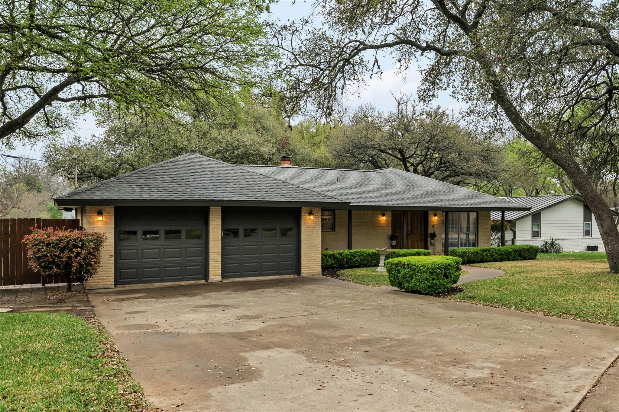 8709 Honeysuckle Trl, Austin, TX 78759