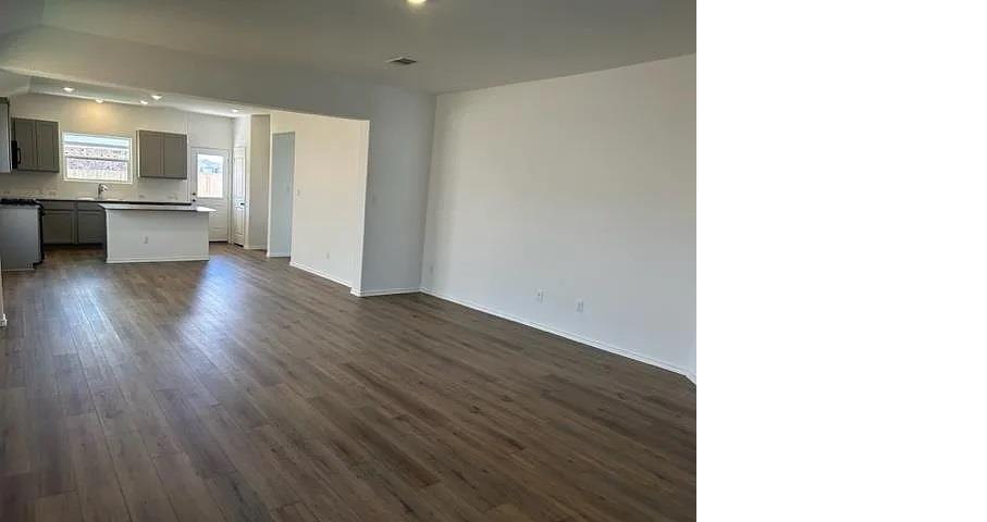 607 Water Way Ave, Hutto, TX 78634