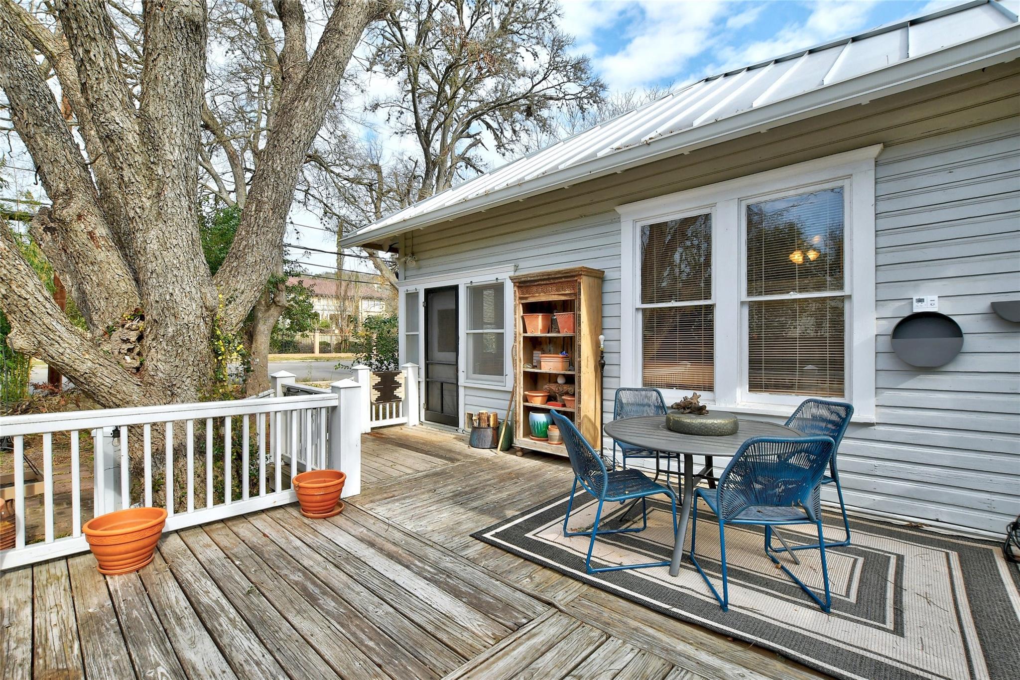 221 N Johnson Ave, San Marcos, TX 78666