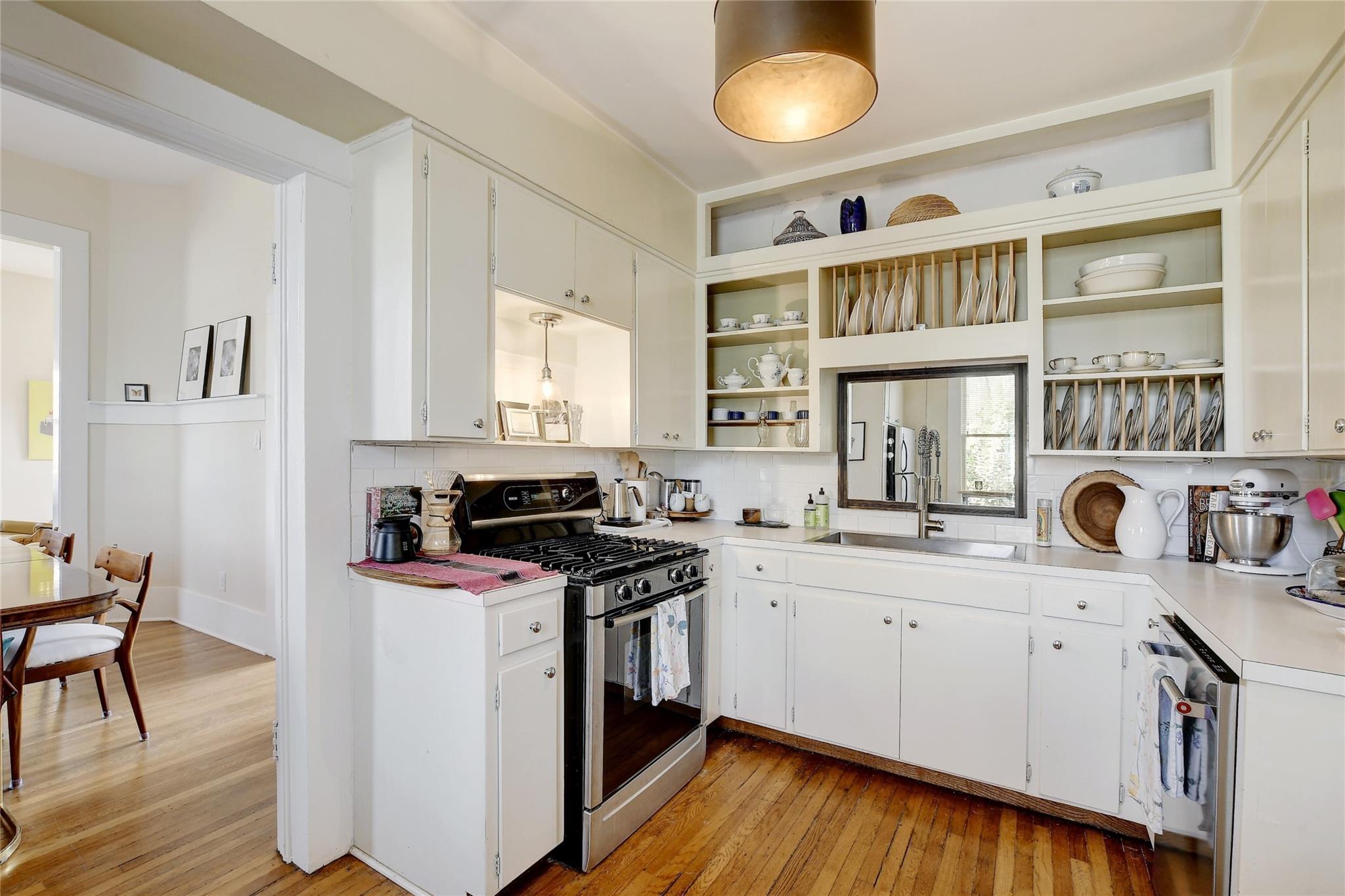 221 N Johnson Ave, San Marcos, TX 78666