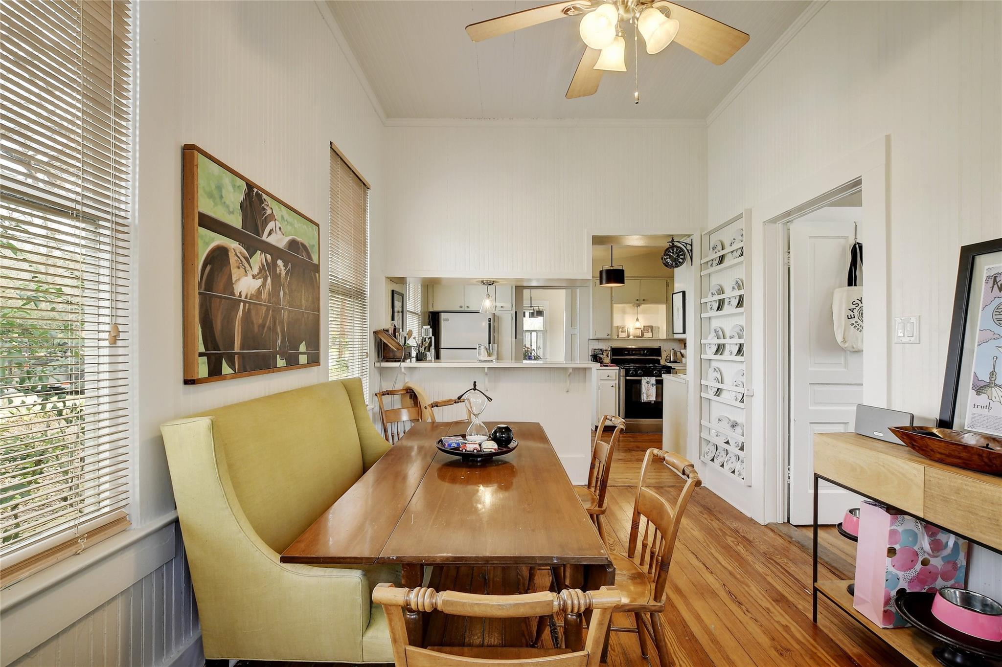 221 N Johnson Ave, San Marcos, TX 78666