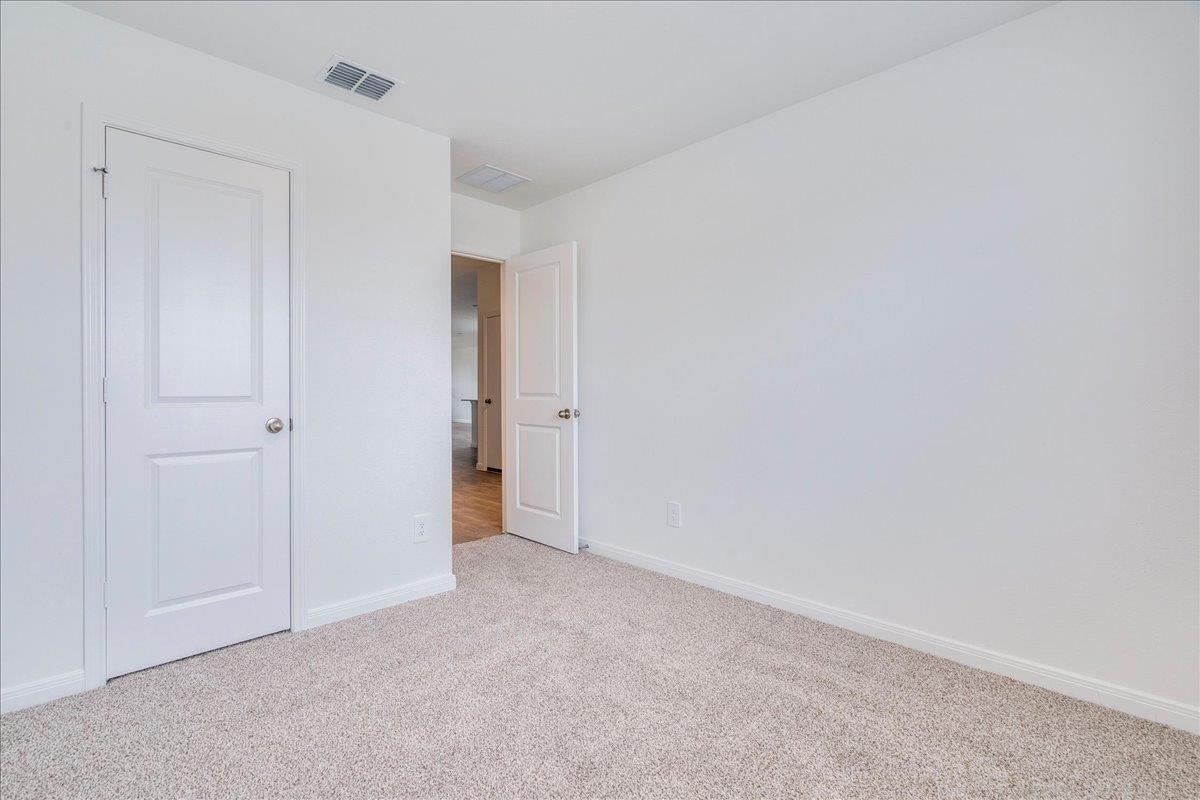 320 Yosemite Dr, Kyle, TX 78640