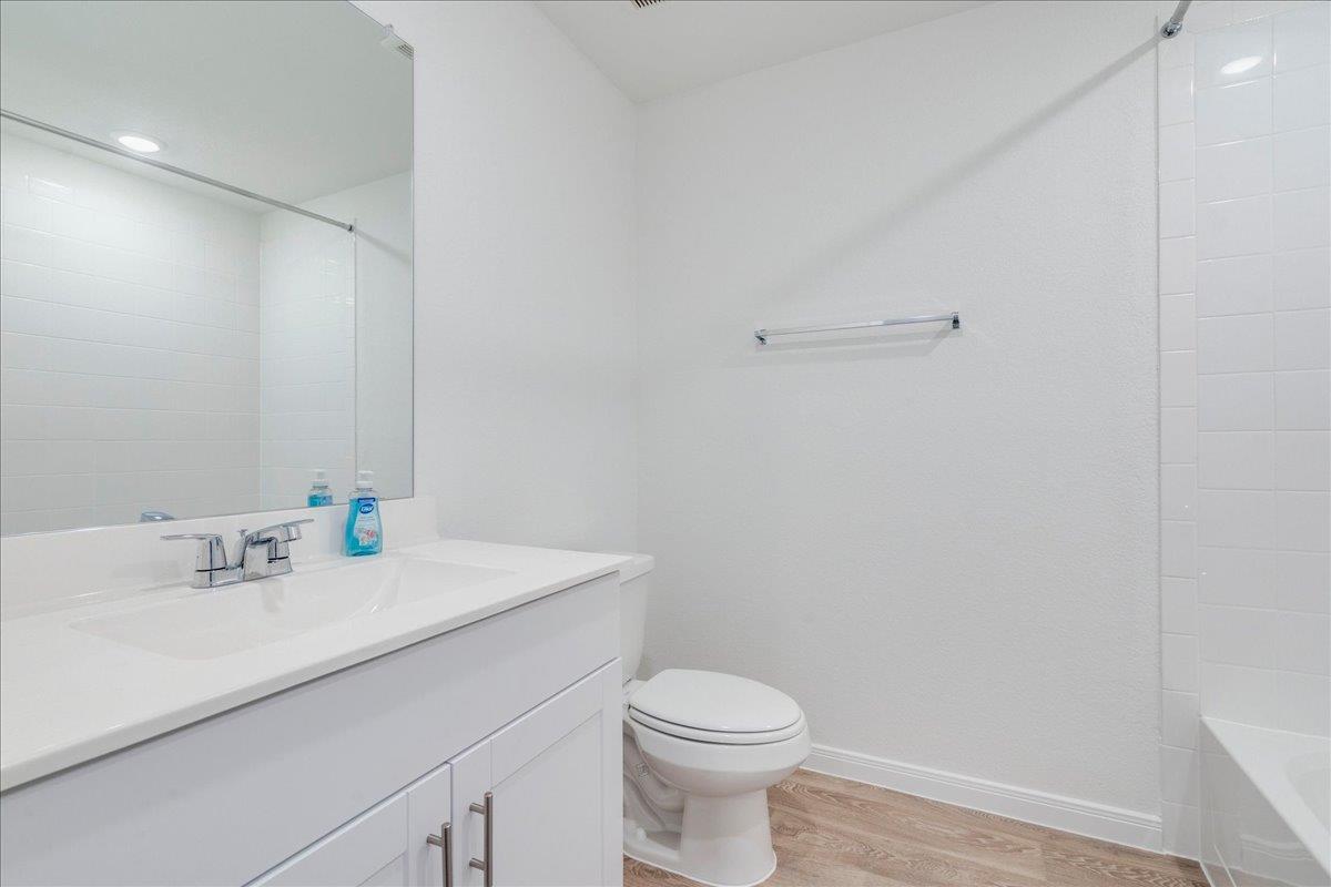 320 Yosemite Dr, Kyle, TX 78640