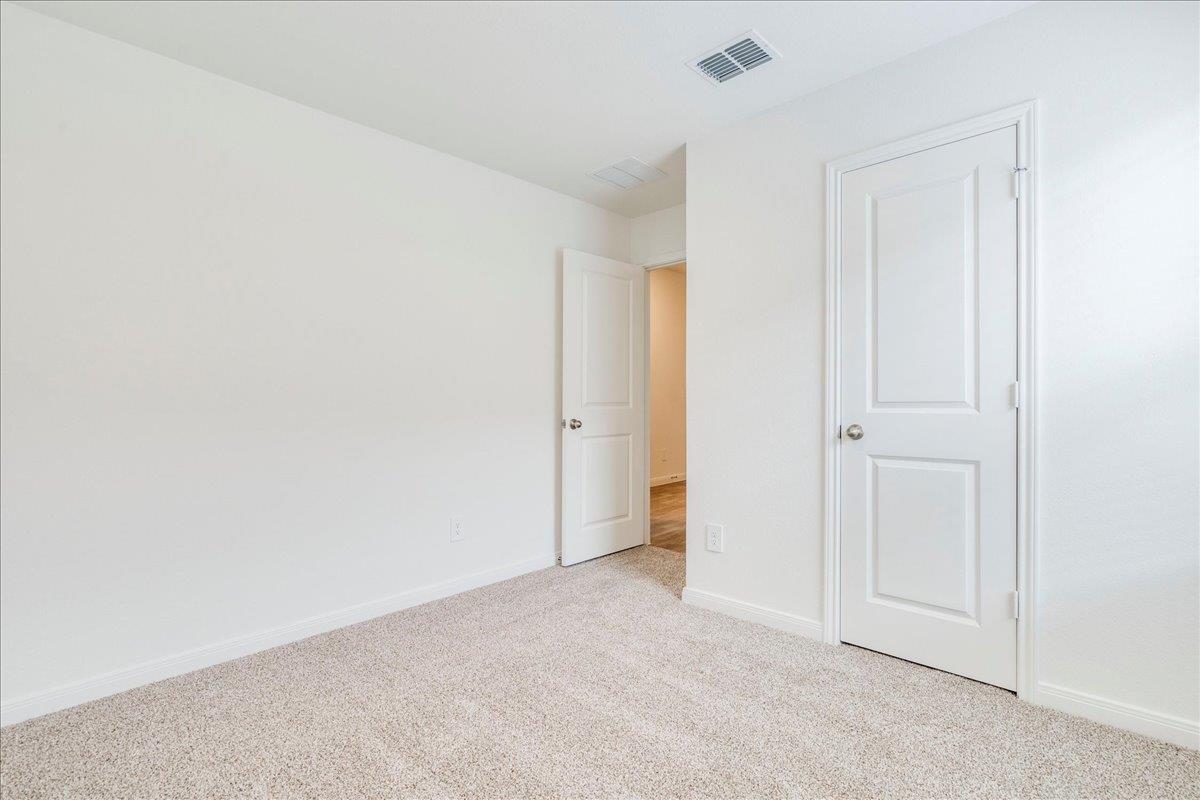 320 Yosemite Dr, Kyle, TX 78640