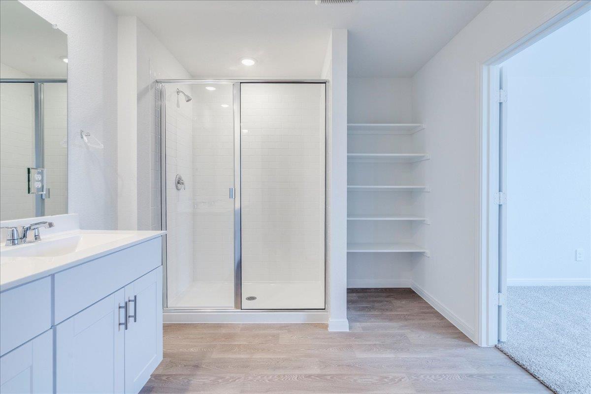 320 Yosemite Dr, Kyle, TX 78640