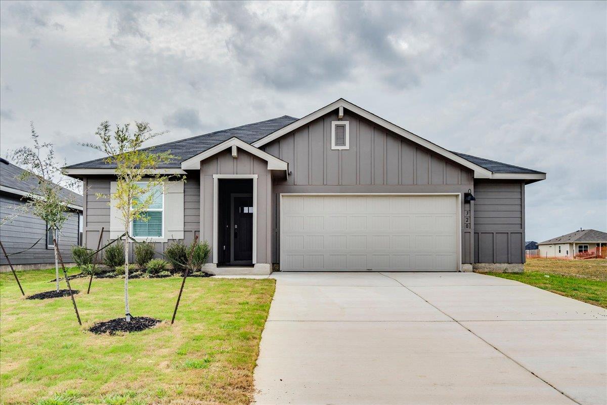 320 Yosemite Dr, Kyle, TX 78640