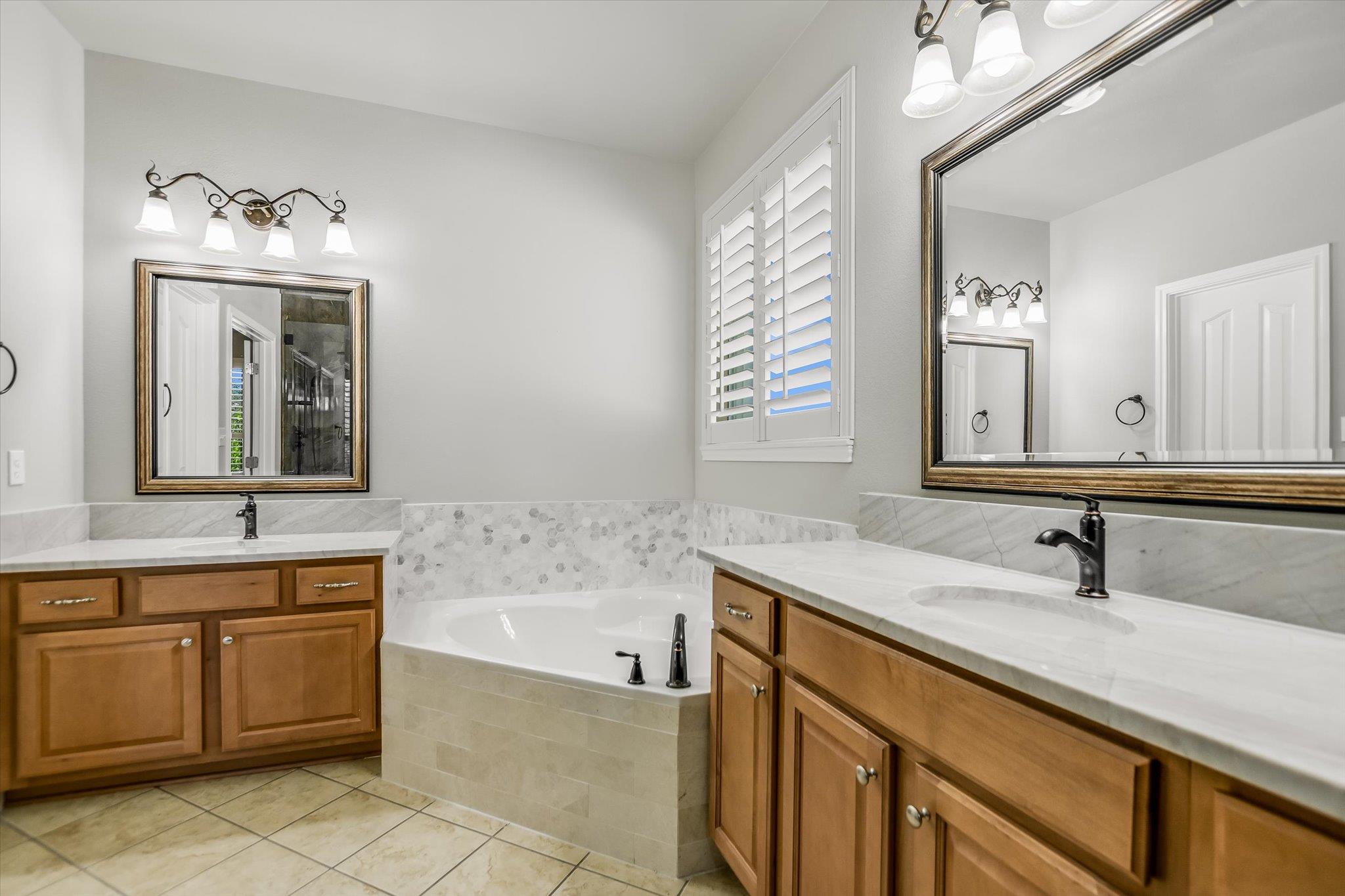 14316 Broadwinged Hawk Dr, Austin, TX 78738