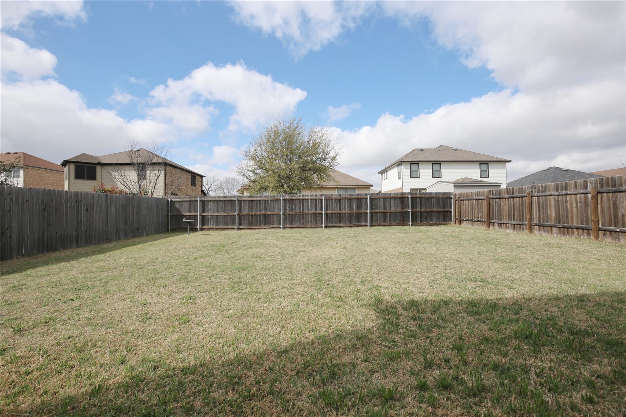 213 Rim Rock Dr, Leander, TX 78641