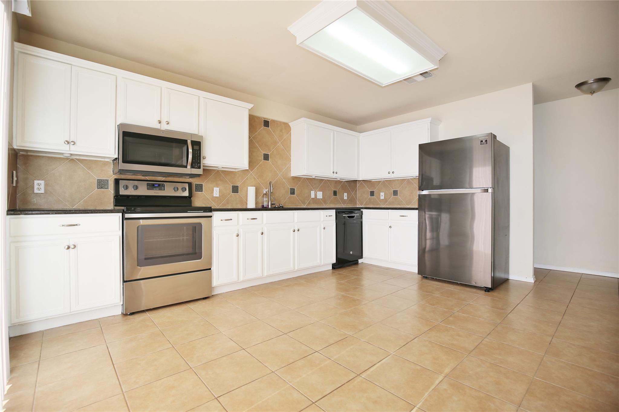 213 Rim Rock Dr, Leander, TX 78641