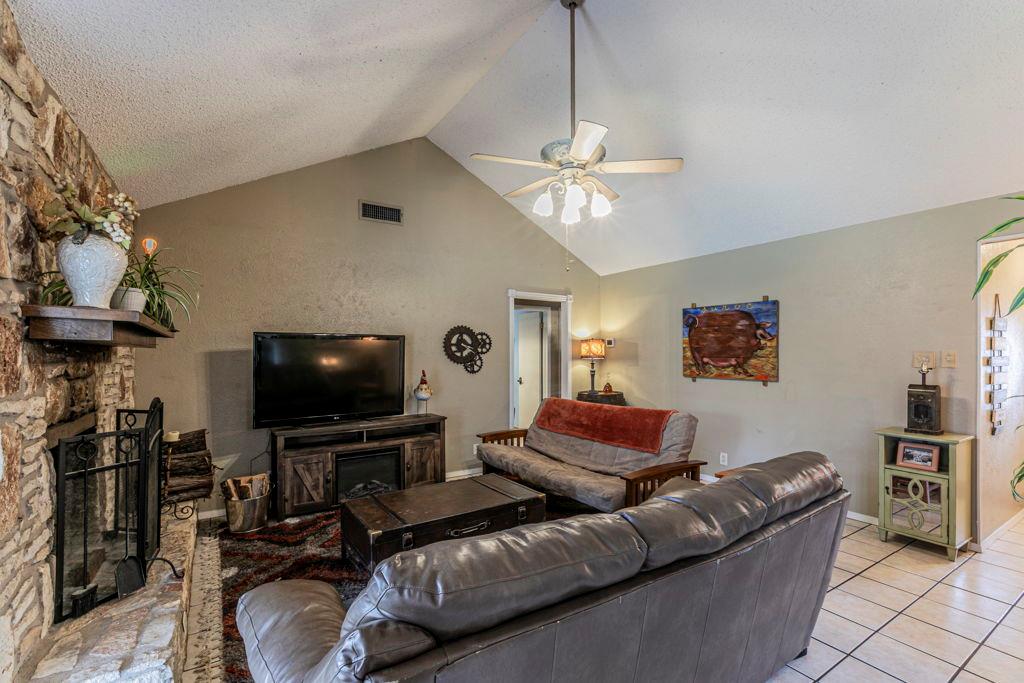 302 S Mount Rushmore Dr, Cedar Park, TX 78613