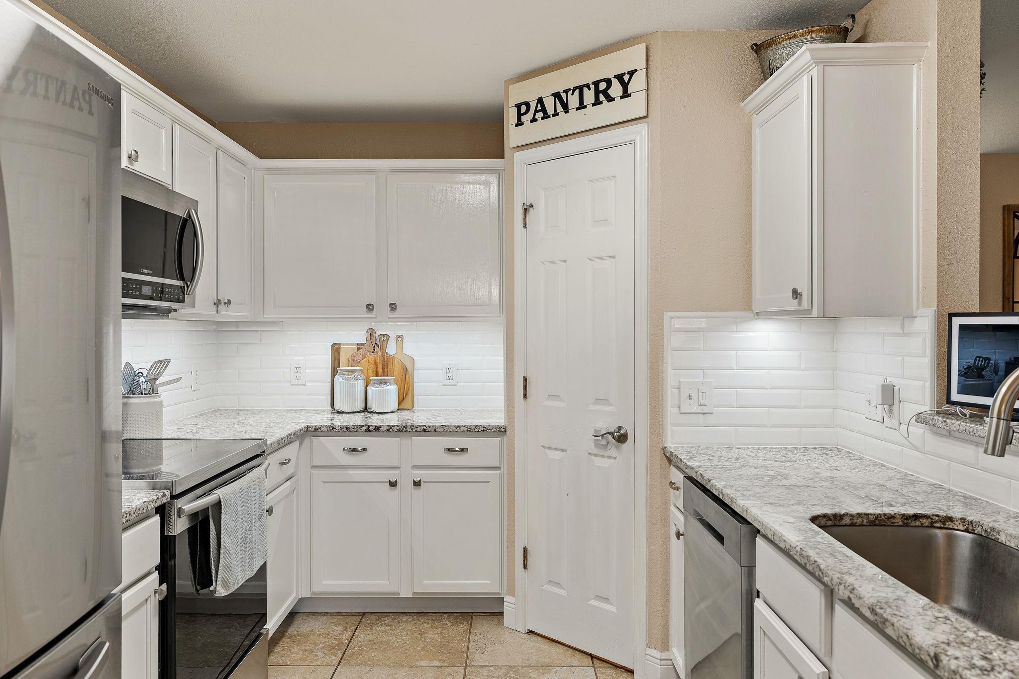 2100 Oaklawn Dr, Taylor, TX 76574