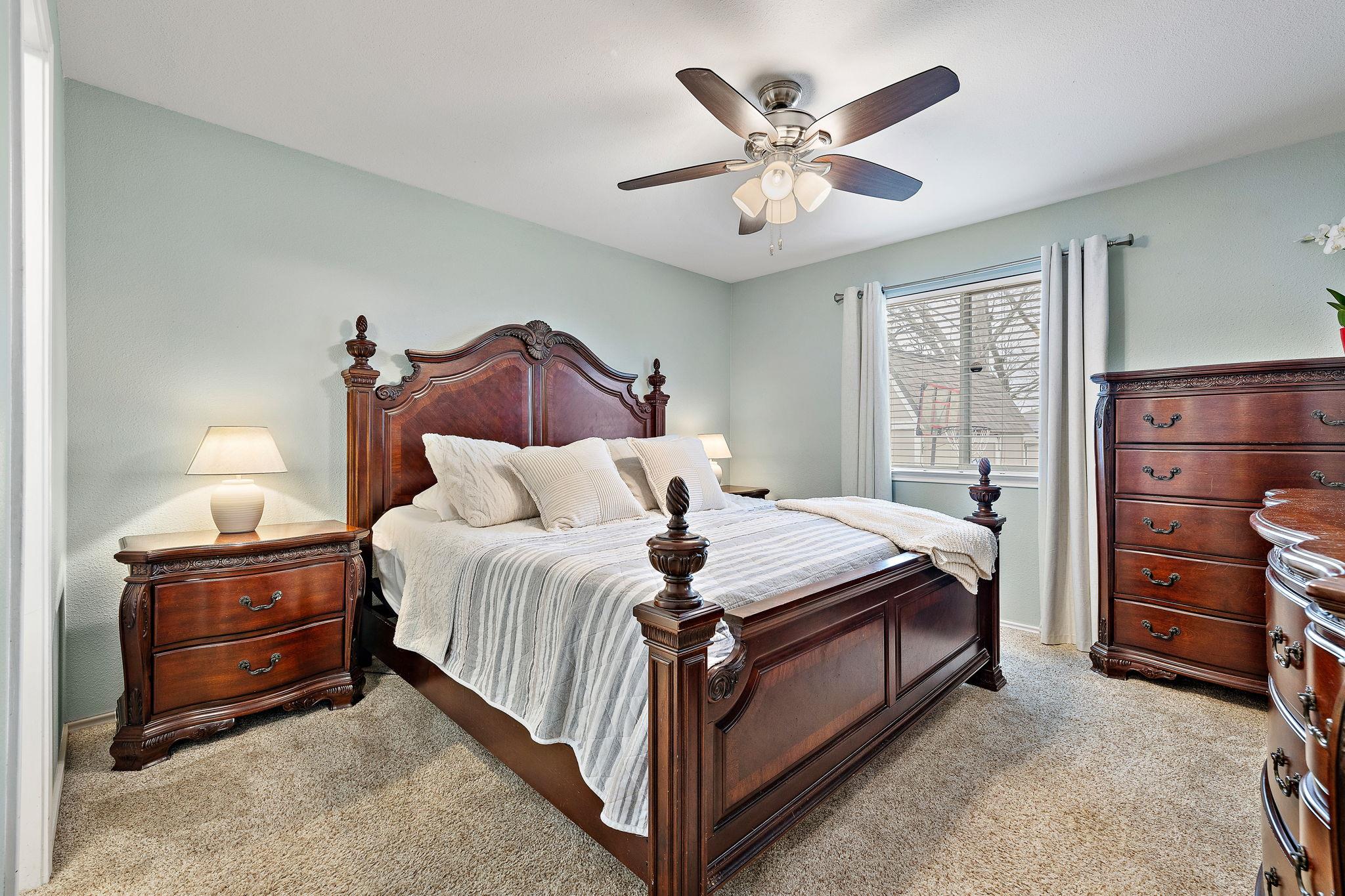 2100 Oaklawn Dr, Taylor, TX 76574