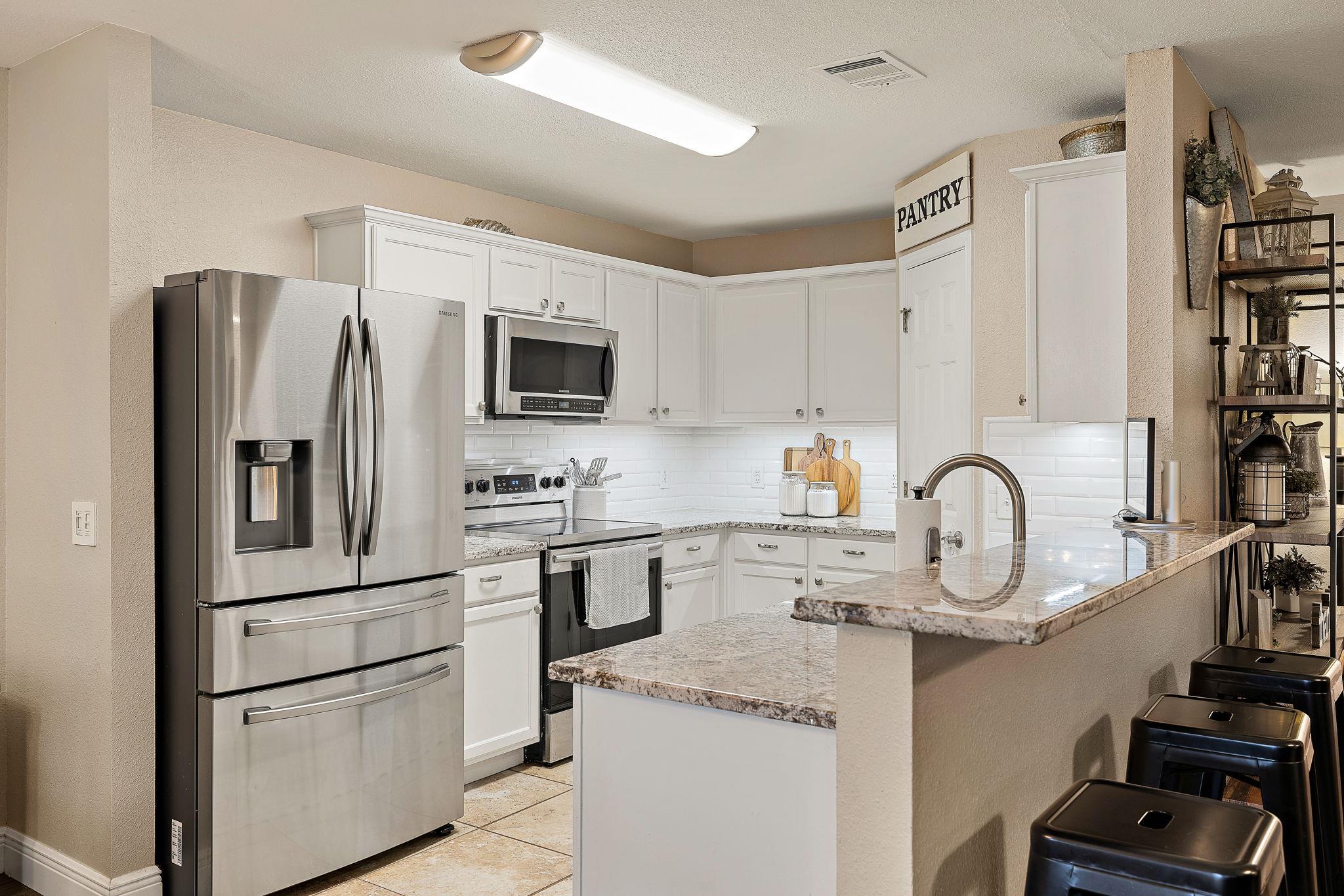 2100 Oaklawn Dr, Taylor, TX 76574