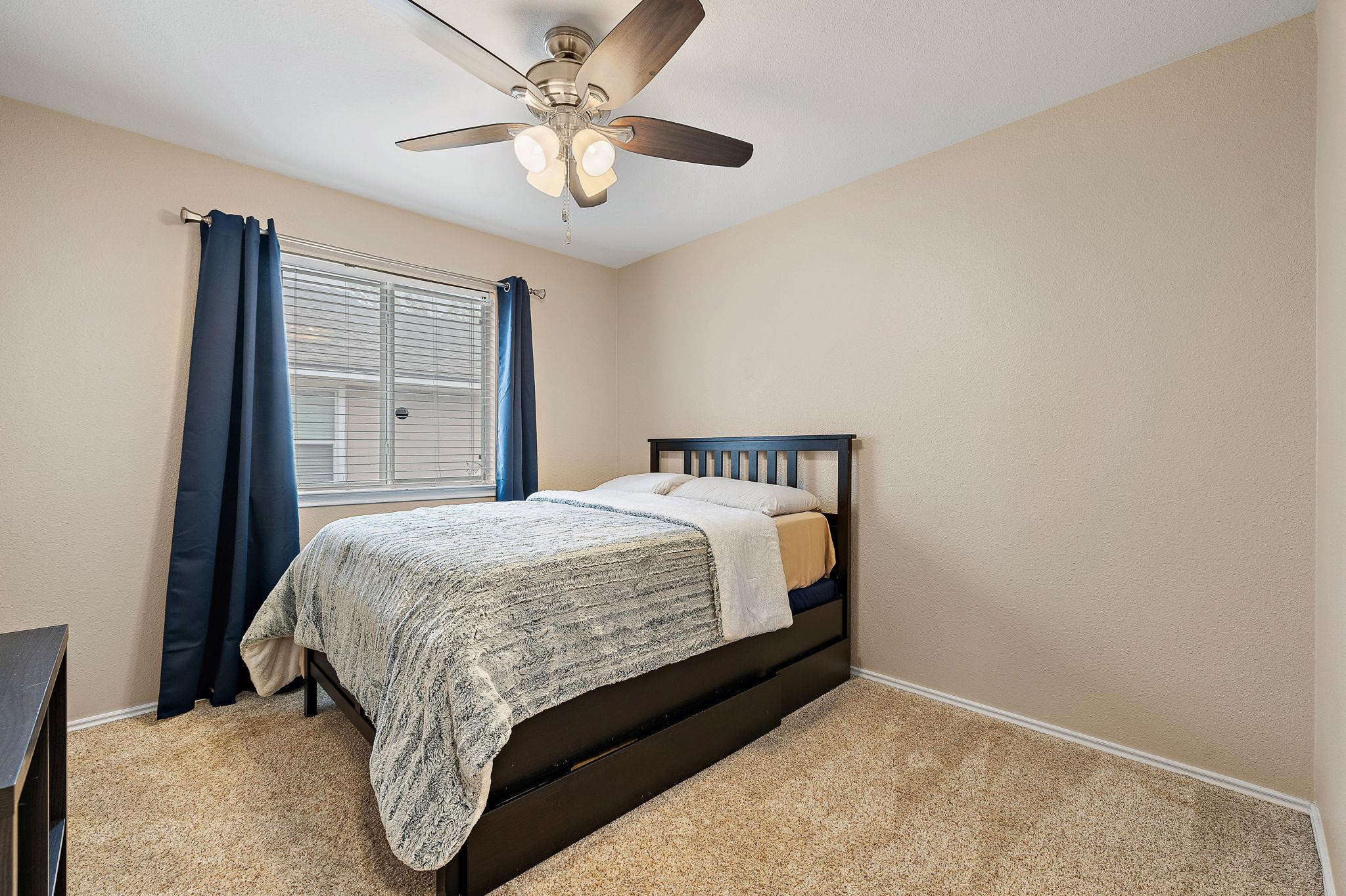 2100 Oaklawn Dr, Taylor, TX 76574