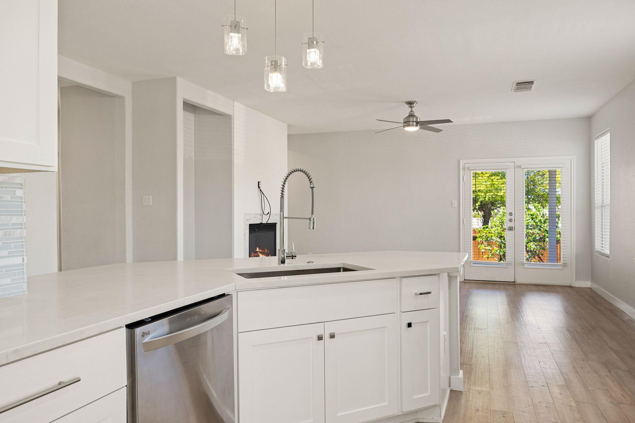 2001 Shaker Trl, Austin, TX 78754