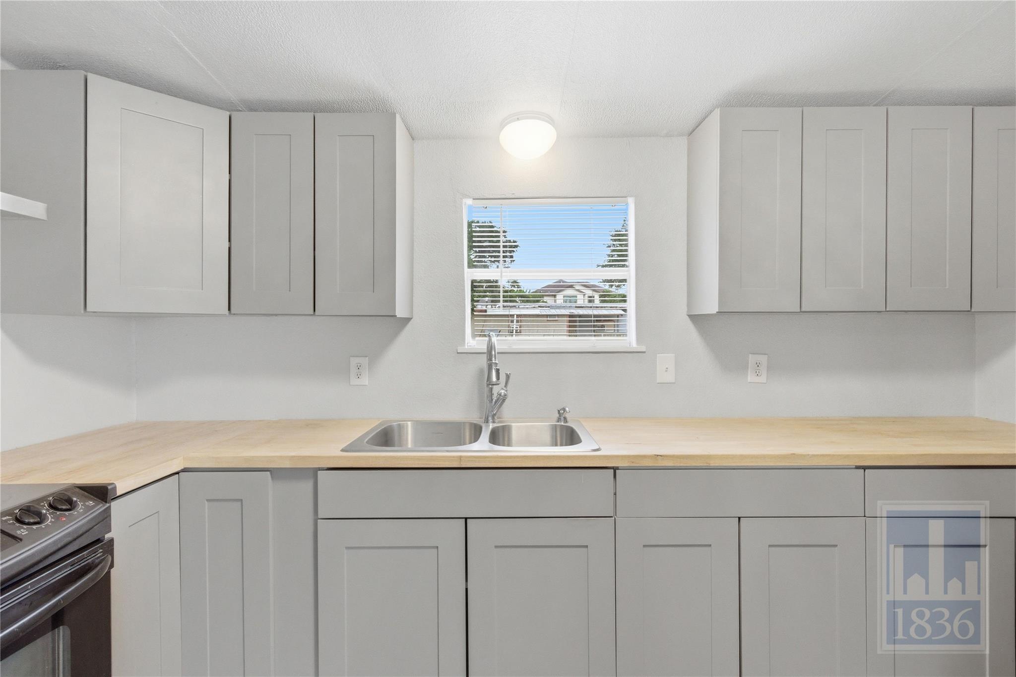 14904 Vevey Dr, Del Valle, TX 78617