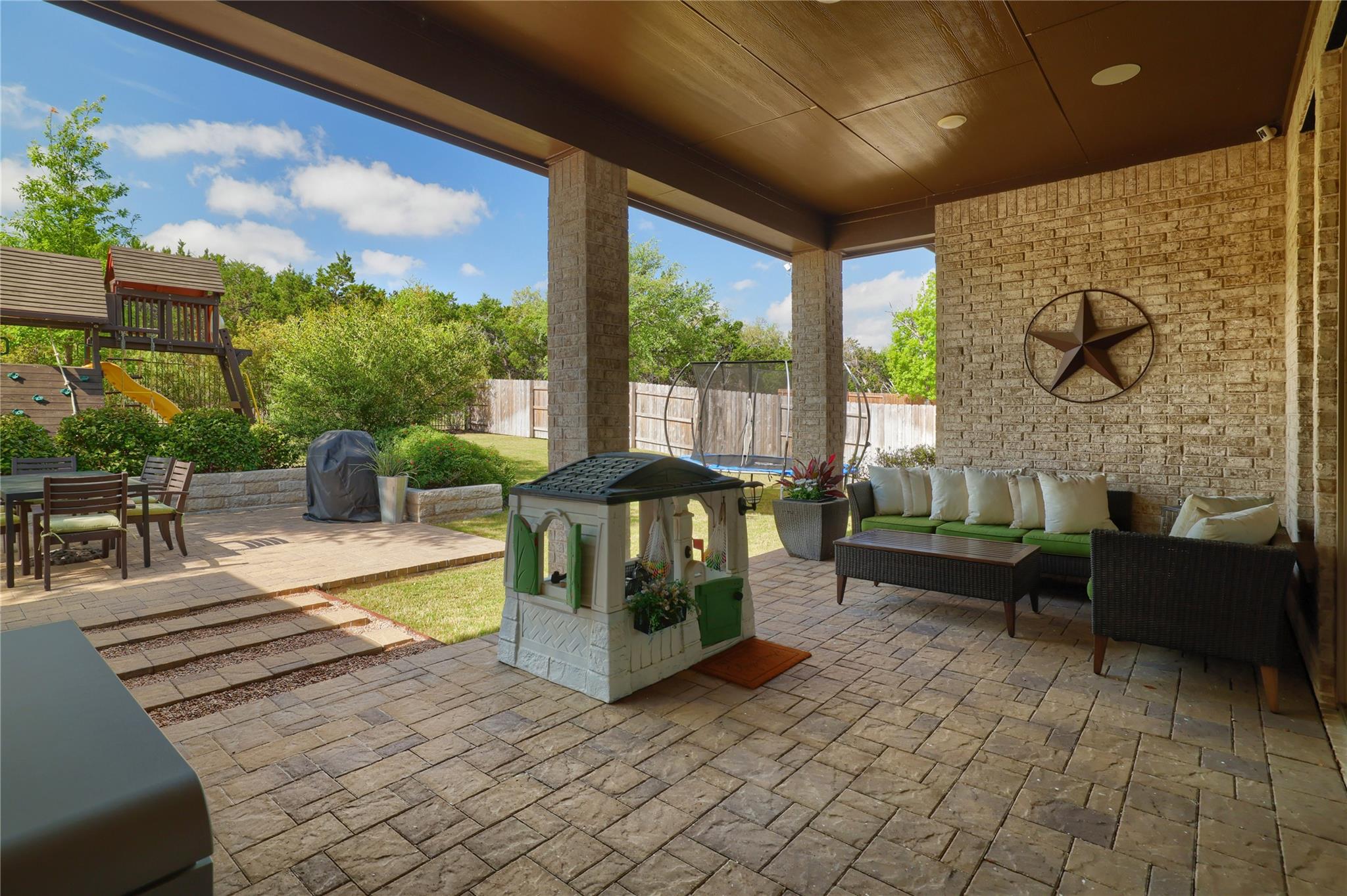 2104 Cotton Farm Trl, Leander, TX 78641