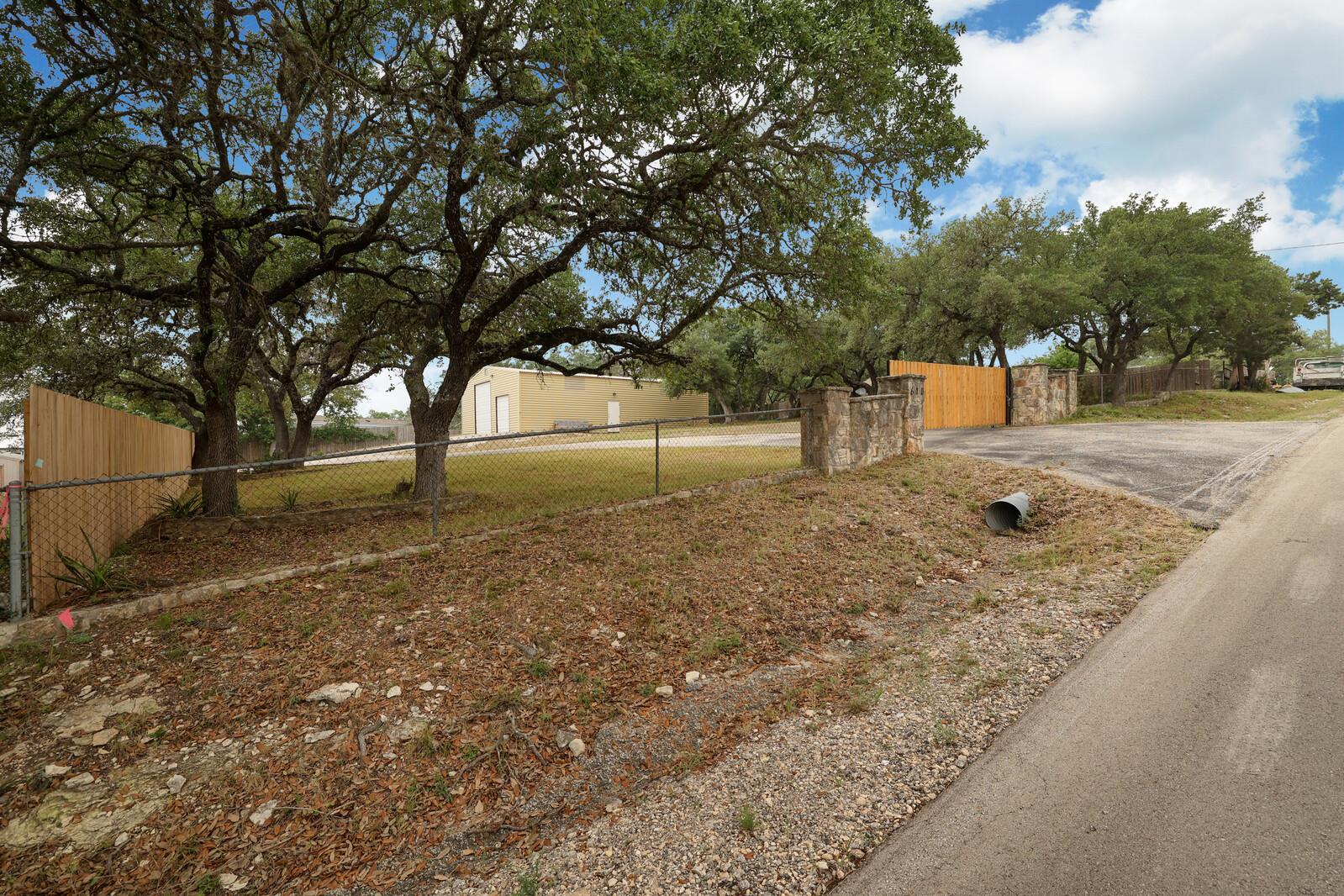 610 Tamarack Dr, Canyon Lake, TX 78133