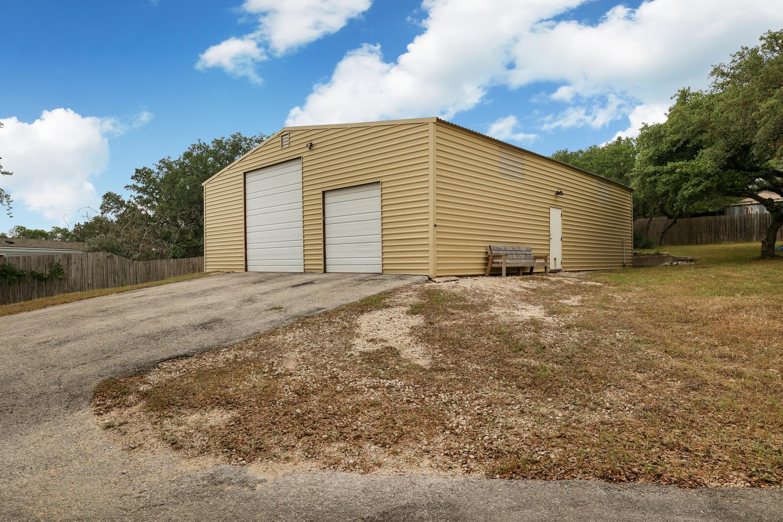 610 Tamarack Dr, Canyon Lake, TX 78133