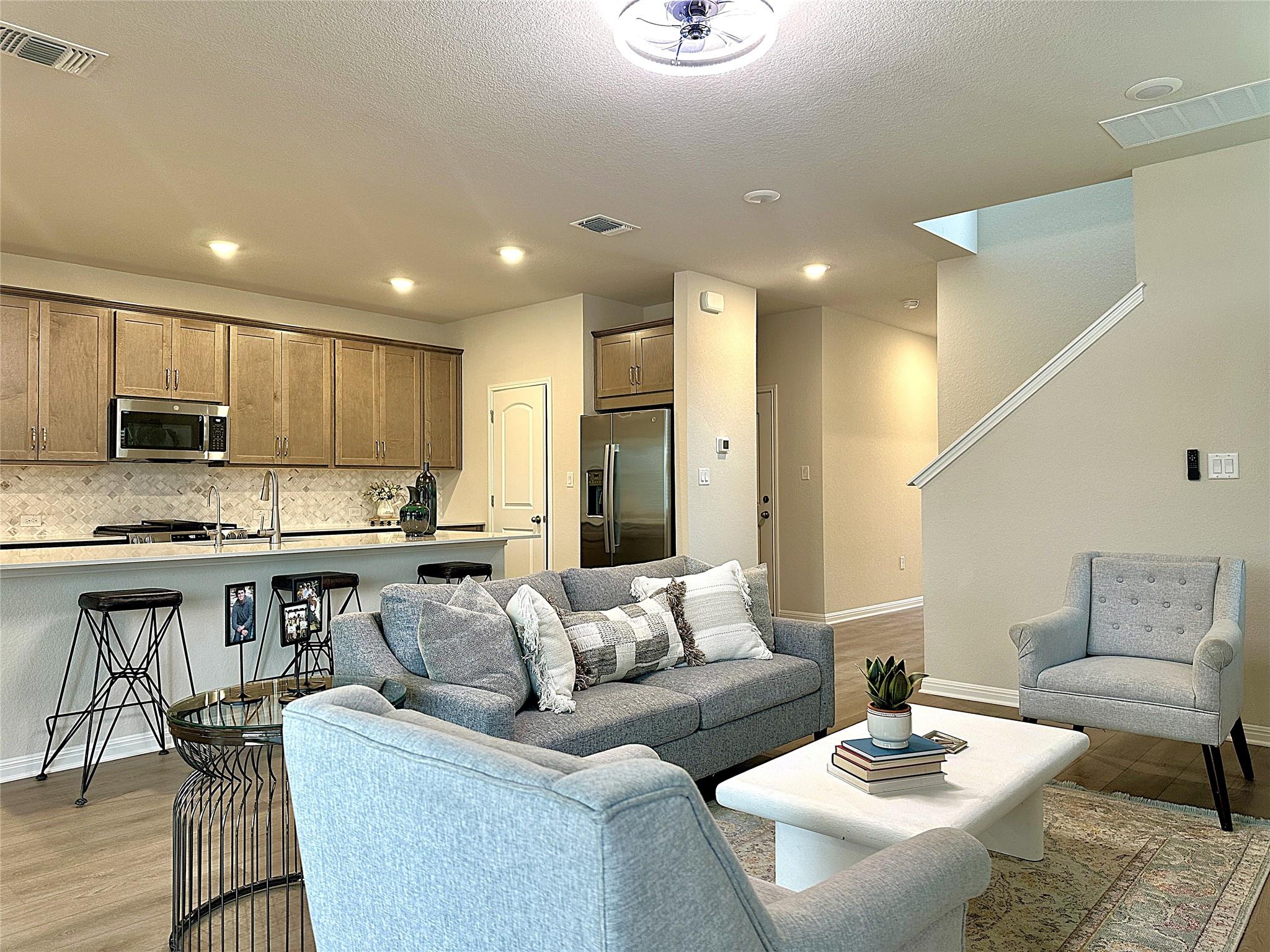 101 Rita Blanca Bnd, Bastrop, TX 78602