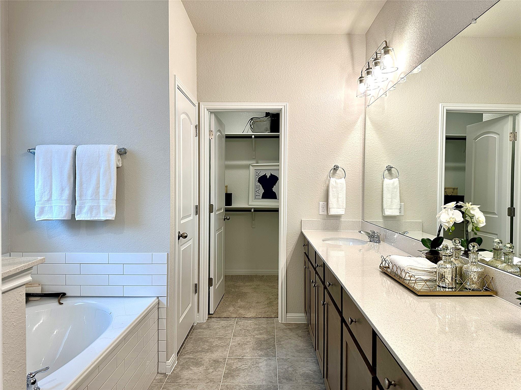 101 Rita Blanca Bnd, Bastrop, TX 78602