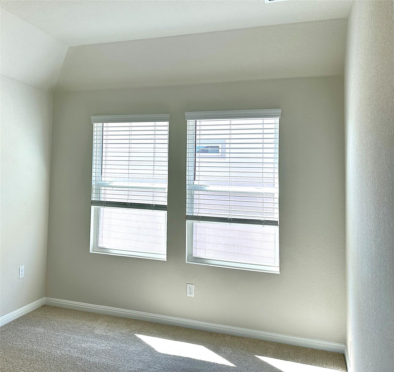 101 Rita Blanca Bnd, Bastrop, TX 78602