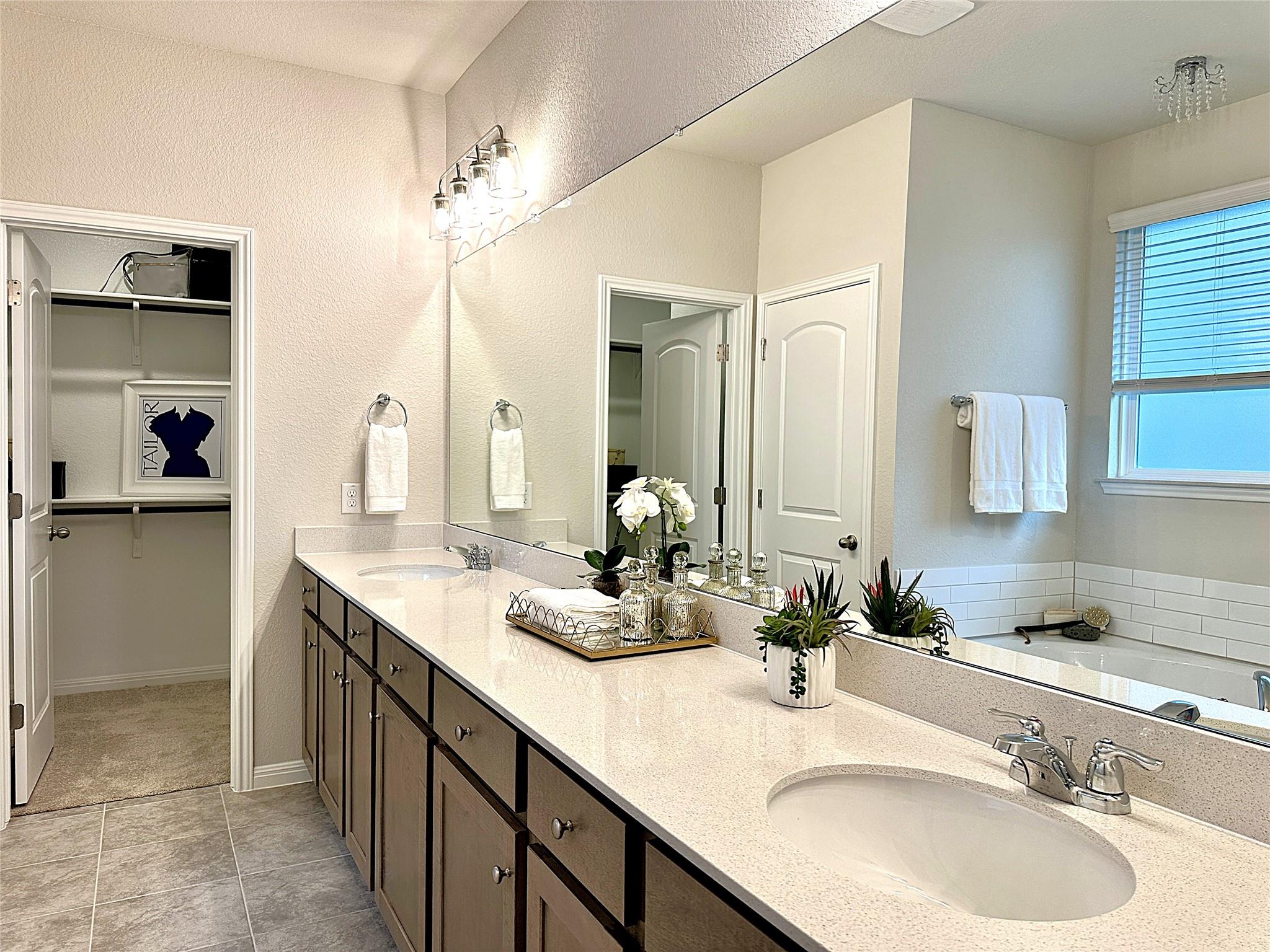 101 Rita Blanca Bnd, Bastrop, TX 78602