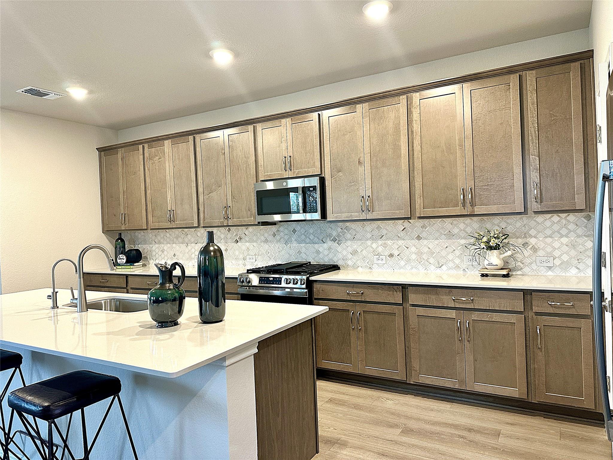 101 Rita Blanca Bnd, Bastrop, TX 78602