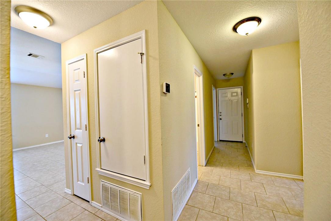 1110 Henderson Dr, Leander, TX 78641