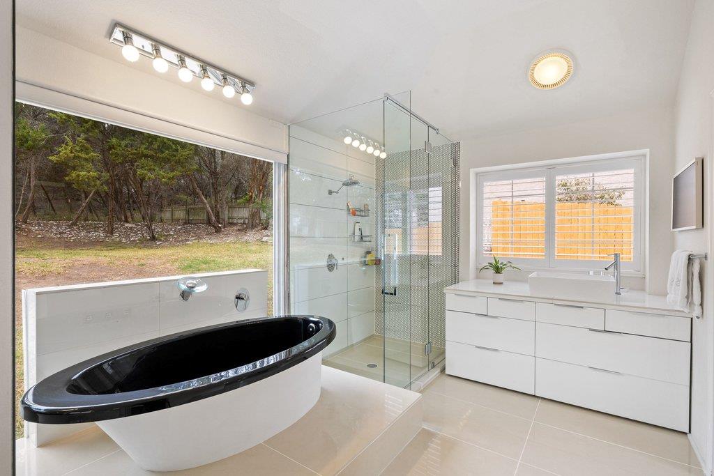 2200 Cliffs Edge Dr, Austin, TX 78733