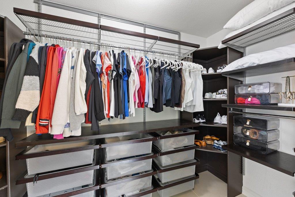 2200 Cliffs Edge Dr, Austin, TX 78733