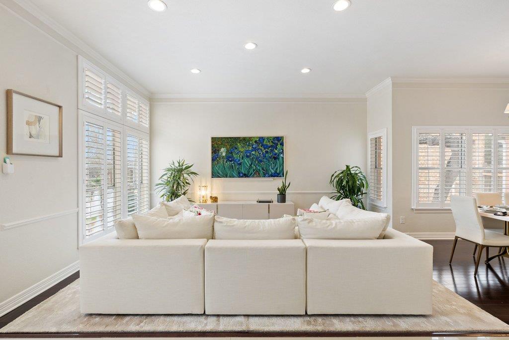 2200 Cliffs Edge Dr, Austin, TX 78733