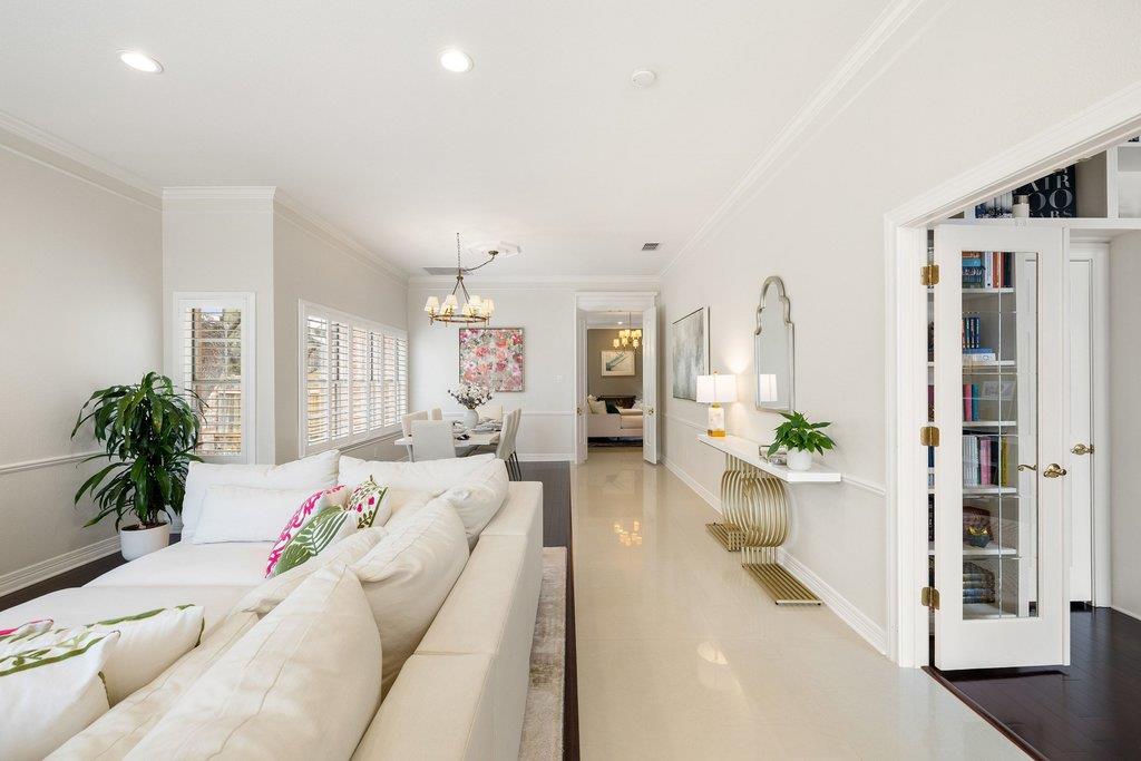 2200 Cliffs Edge Dr, Austin, TX 78733