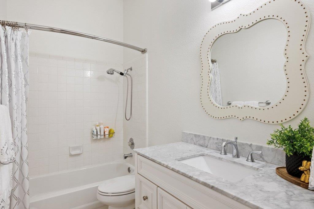 2200 Cliffs Edge Dr, Austin, TX 78733