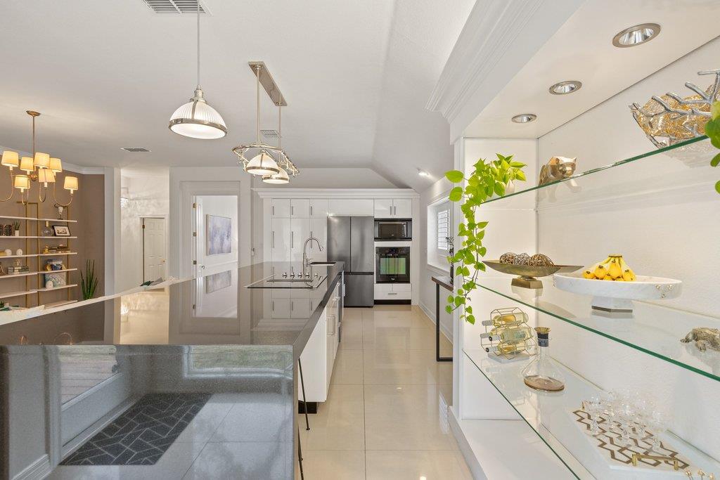 2200 Cliffs Edge Dr, Austin, TX 78733