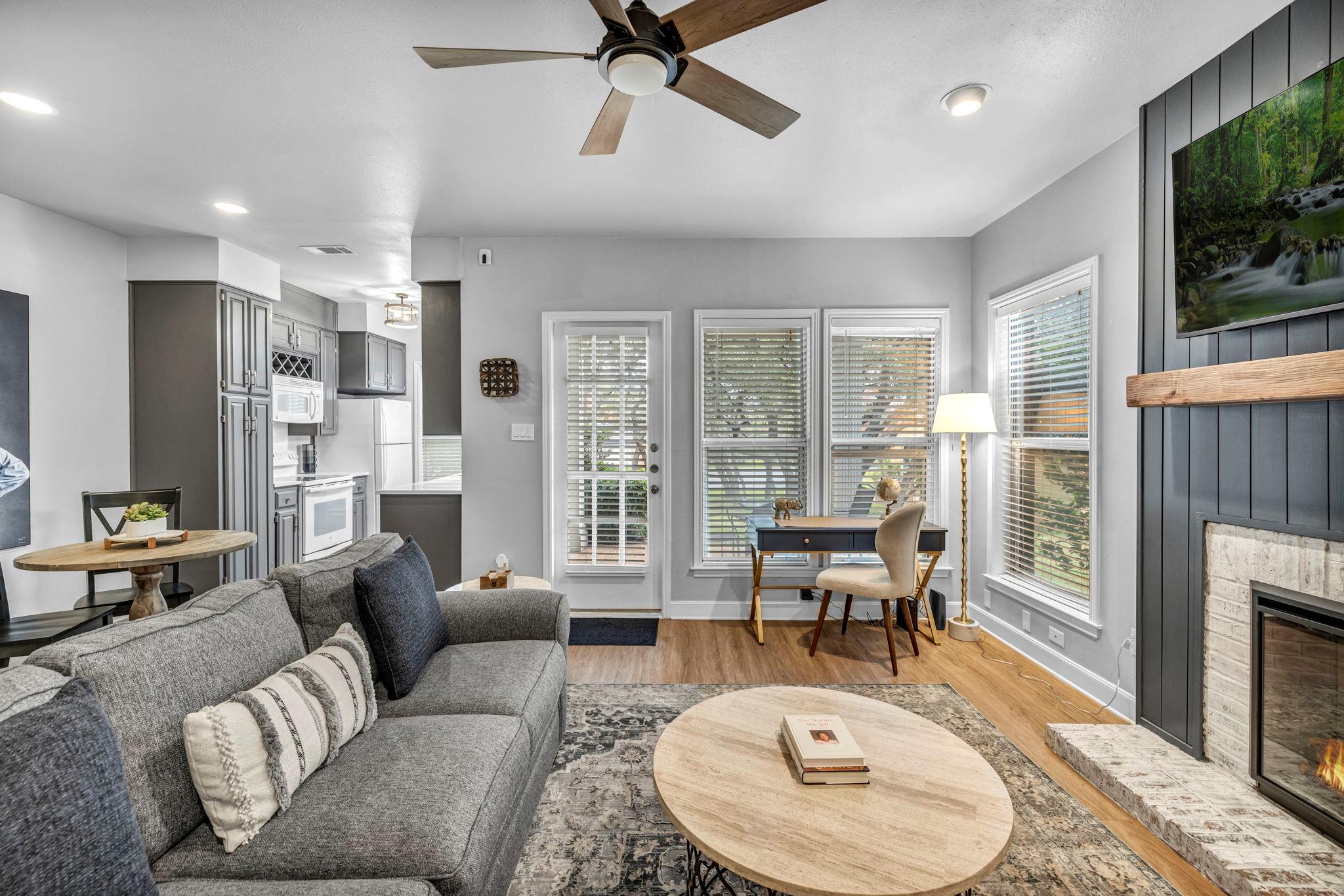 5 Tournament Way # 1, The Hills, TX 78738